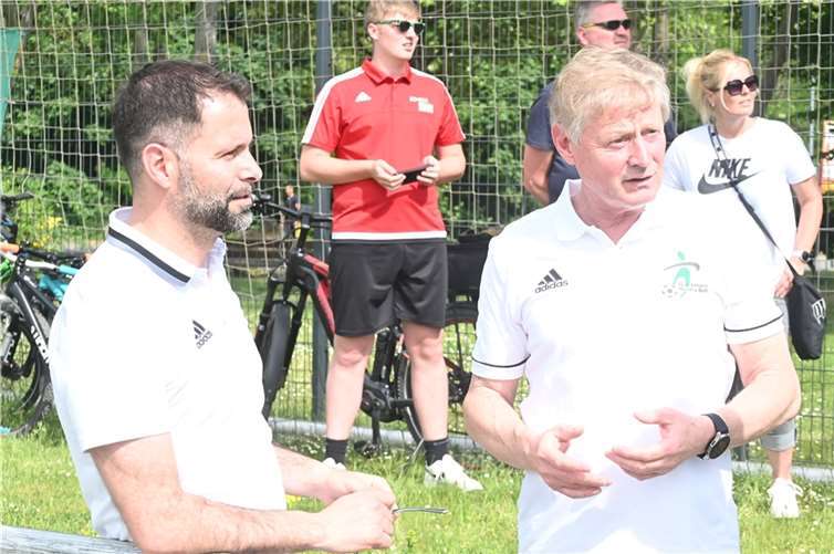 Der neue Trainer Salvatore Nizza (links) mit dem Sportlichen Leiter Frank Schmitz.  Foto: SK