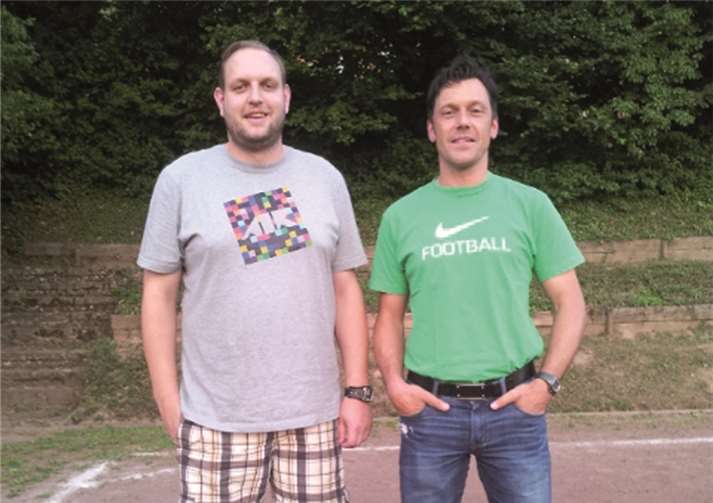 Der neue Trainer der SG, Jürgen Ebert (rechts), und den Betreuer der SG II, Stephan Smers.