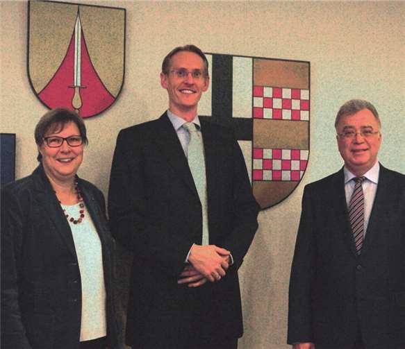 Der neue VHS-Direktor Adrian Grüter sprach mit Bürgermeister Eckhard Maack und der Beigeordneten Petra Kalkbrenner. privat