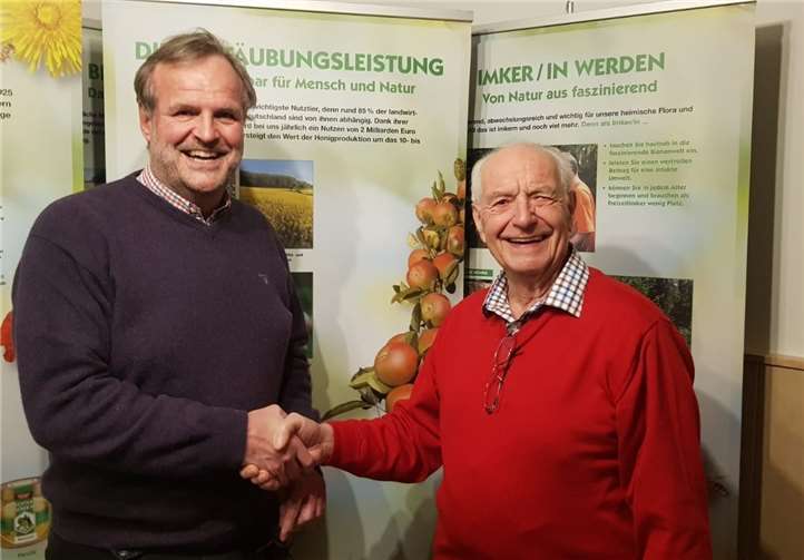 Der neue Vorsitzende Andreas Gödde (l.) dankt seinem Vorgänger Martin Kleinsteuber für sein jahrelanges Engagement.Foto: privat