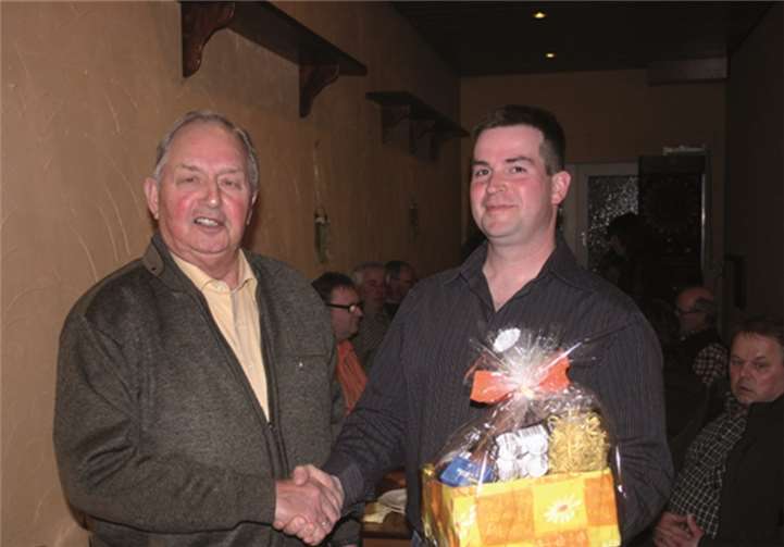 Der neue Vorsitzende Tino Gondert dankte seinem Vorgänger Hans Mannheim für dessen 27-jährige Vorstandsarbeit, davon war er 20 Jahre der Vorsitzende der Jagdgenossenschaft.