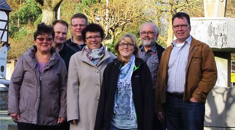 Der neue Vorstand: Andrea Baulig, Marie Gesau, Stefanie Baulig, Michael Schöfferle, Gerd Dienhart, Jürgen Häfner und Helmut Simons. privat