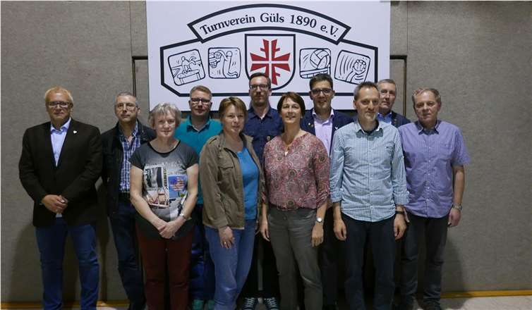 Der neue Vorstand. Die einzige Veränderung war der neu gewählte Erste stellvertretender Vorsitzender Peter Rottleb (2. v.r.) sowie insgesamt vier neue Beisitzer. Privat