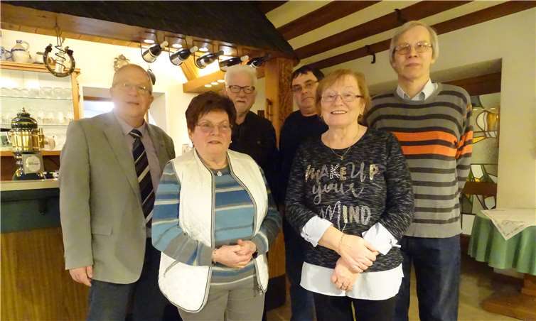 Der neue Vorstand: Ewald Schneiders (v.li.n.re.), Agnes Müller, Erhard Schmitt, Karl.-einz Hübsch, Ingrid Herlitz und Frank Pretzlaw.