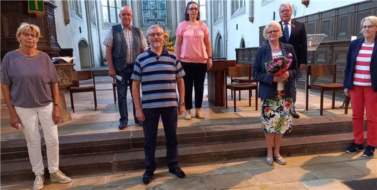 Der neue Vorstand Liederkranz von links nach rechts: Barbara Köpping – Beisitzerin, Detlev Müller – Kassenführer, August Bauer – Schriftführer, Monika Fuchs – 2. Vorsitzende, Barbara Nöst-Butz – Chorleiterin, Wolfgang Boeck – 1. Vorsitzender, Heidi Niederkrome – Beisitzerin.Foto: privat
