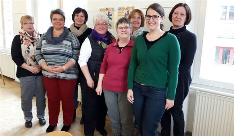 Der neue Vorstand: Petra Jarzombeck, Susanne Dittrich, Christa Thiem, Maria Schmitz, Ingrid Güttes, Jutta Decker, Frau Kerstin Schmidt, Doris Nelles (von links). privat