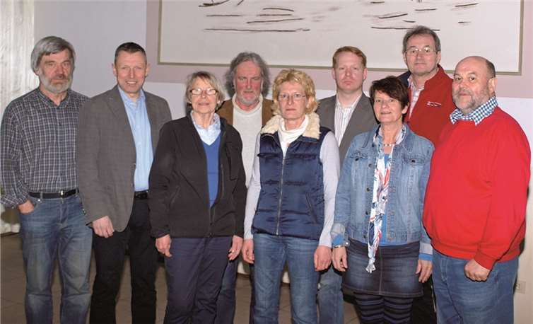 Der neue Vorstand der Bad Bodendorfer SPD (v.l.) Gerhard Schaefer, Hartmut Tann, Sabine Schneidewind, Hubertus Raabe, Astrid Seidenfuß, Dirk Frenzel, Silke Martin, Wolfgang Seidenfuß und Günter Martin. privat