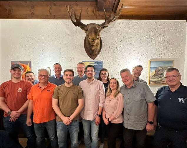 Der neue Vorstand der Bemoosten: da lächelt selbst der Elch! Foto: privat