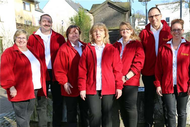 Der neue Vorstand der Carnevalsfreunde Arzheim 1977 e.V.: (v.l.) Magdalene Straub-Zavelberg, Kurt Multerer, Manuela Völker, Monika Hummelsheim, Manuela Junk, Michael Möller, Yvonne Möller. PSM