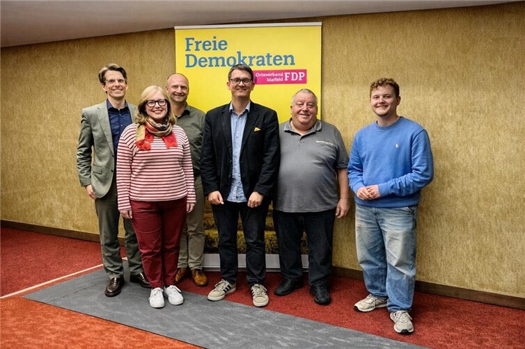 Der neue Vorstand der FDP Maifeld: v.l.n.r. Daniel Eberz-Eder, Sophia Eder, Roman Ulmer, Christian Schnack, Ernst Bender, Lennert Geiermann