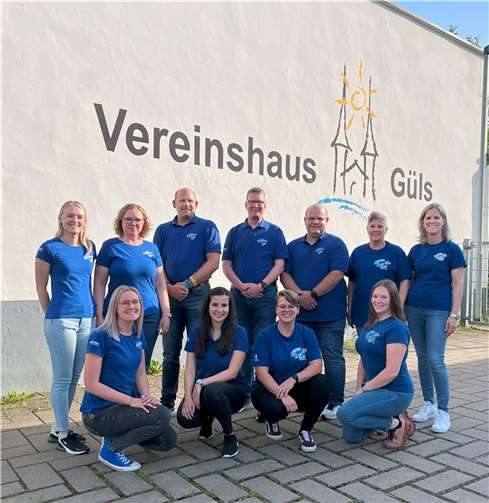 Der neue Vorstand der Gülser Husaren: (Hinten v.li.) Michelle Unger, Katrin Theobalt, Jens Vogt, Arik Röder, Marco Nöthen, Mareike Lang, Nicola Lunnebach. (Vorne v.li.) Melina Möhlich, Katherina Geil, Sina Vallendar, Josephine Weber. Quellen: Gülser Husaren e.V.