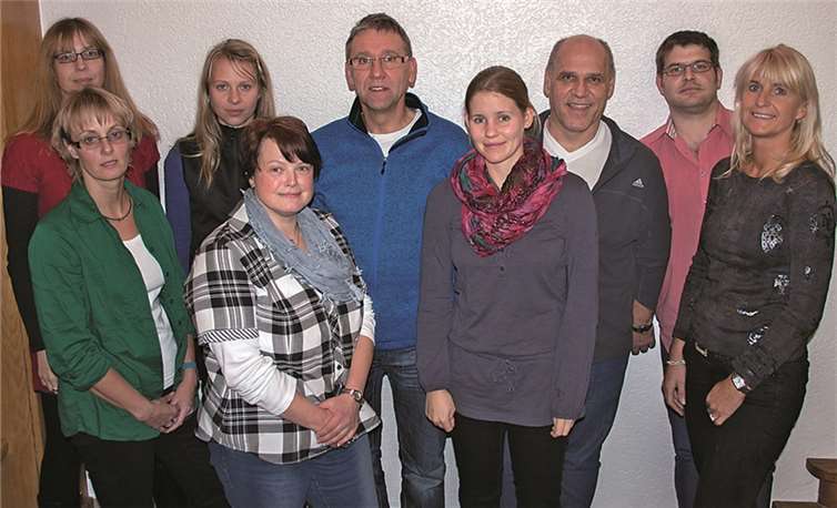 Der neue Vorstand der Gülser Mosel-Skater: oben v.l. Andrea Hamacher, Monika Dawidek, Helmut Pesch, Peter Schulze und Christof Kohnz, unten v.l. Sonja Krüger, Heike Schulze, Kathrin Pesch und Susanne Kilian.privat