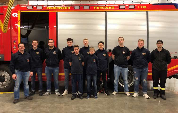Der neue Vorstand der Jugendfeuerwehr Remagen (von links): Dirk Schorn, Janis Goeckler, Felix Gadsch, Sebastian Harst, Kevin Rollheiser, Maxim Suppes, Kevin Schindler, Murat Bebeck, Sören Frank, Yannic Moser und Thomas Monschau. privat
