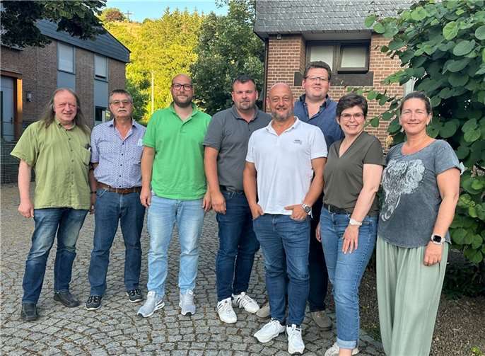 Et jeht widder loss Der neue Vorstand der KG Me haalen et us/Karnevalsgesellschaft von Rheinbreitbach Foto: Michael Frings