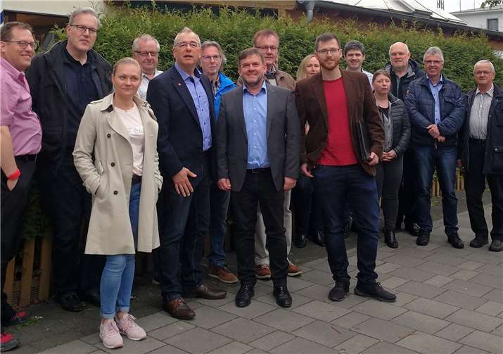 Der neue Vorstand der KOMBA wurde gewählt, und scheidende Mitglieder verabschiedet. Foto: KOMBA