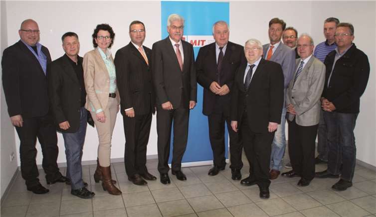 Der neue Vorstand der MIT - Kreisverband Ahrweiler mit ihre alten und neuen Vorsitzenden Elmar Lersch. privat