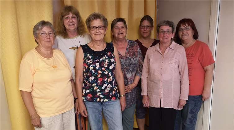 Der neue Vorstand der Möhnen: (v.li) Hella Kraemer, Ellen Bayha, Martina Heuser, Anita Jäger, Christine Cruz-Bonilla, Marianne van Haltern und Ulrike Frank.Foto: privat