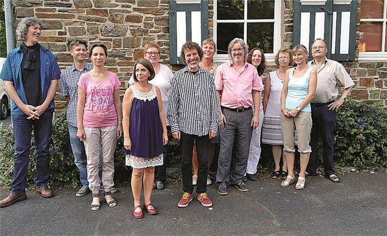 Der neue Vorstand der Musikschule im Kreis Ahrweiler (von links): Klaus Jülich, Norbert Nyikes, Victoria Nyikes, Claudia Freis-Zauels, Birgit Bach, Raphael Zauels, Hella Wallbaum, Stephan Harffen, Irmela Nolte, Ilse Schäfer, Isabella Chludzinski und Bernward Knieke.privat