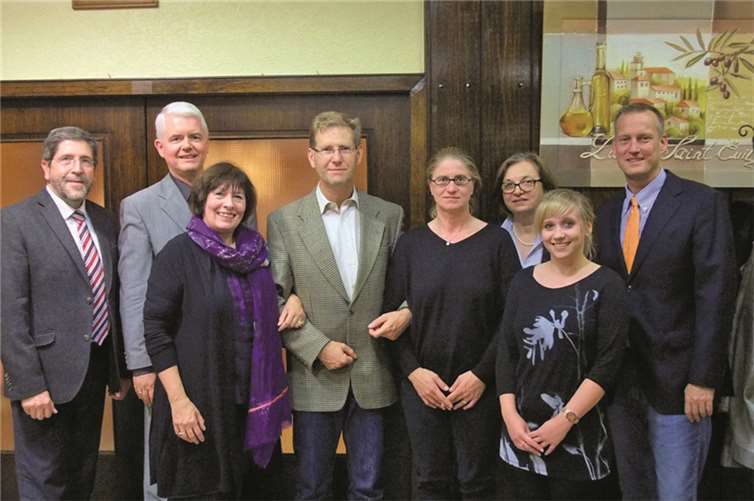 Der neue Vorstand der Rheinbacher Liberalen: Jürgen Peter (v.li.), Hartmut Johannlükens, Tamara Vogt, Dietrich Schleimer, Jana Rentzsch, Gabriele Papenkort, Dana Euskirchen und Karsten Logemann. privat
