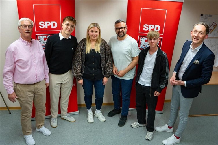 Der neue Vorstand der SPD Kettig mit dem Kreisvorsitzenden (v.l.n.r.: Rudolf Theisen, Nick Quint, Johanna Manns, Deniz Dinler, Fillip Hartung, Marc Ruland)