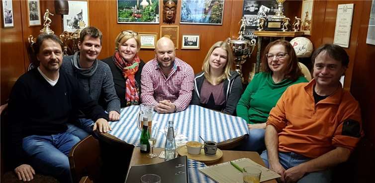 Der neue Vorstand der Tennisabteilung: Patrick Stahlhofen, Oliver Weber, Bianca Best, Alex Specht, Leona Dittrich, Hannelore Bigus und Jürgen Kottemer. Fotos: SV Arzbach