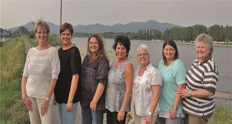 Der neue Vorstand der Wölle Möhne am Hafen: v.l. Claudia Bahr, Katja Bahr, Heike Reinartz, Erika Hausen, Anita Schreiber, Yvonne Reinartz und Karin Pöpping, es fehlt Sabine Böhm.privat