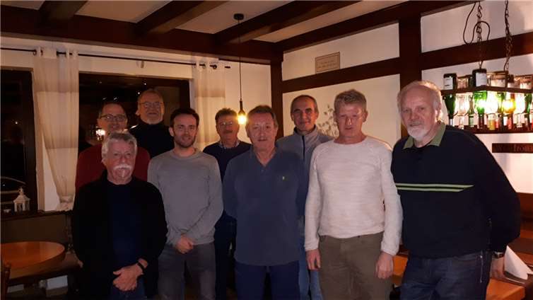 Der neue Vorstand des AC Niederfell: v.li. T. Wubbernitz, R. Minning, W. Sander, M. Bast, B. Zimmer, E.Bast, A. Mamine, M. Oleschko und F.-J. Komes. Foto: privat