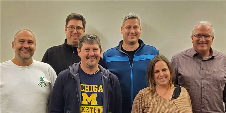 Der neue Vorstand des Basketballvereins TuS Mayen, (v.l.): Daniel Horn (1. Geschäftsführer), Sascha Pauly (2. Vorsitzender), Marc Schemionek (Jugendwart), Daniel Meyer (1. Vorsitzender), Susanne Breitbach (Beisitzerin) und Markus Espendiller (1. Schatzmeister).  Foto: privat