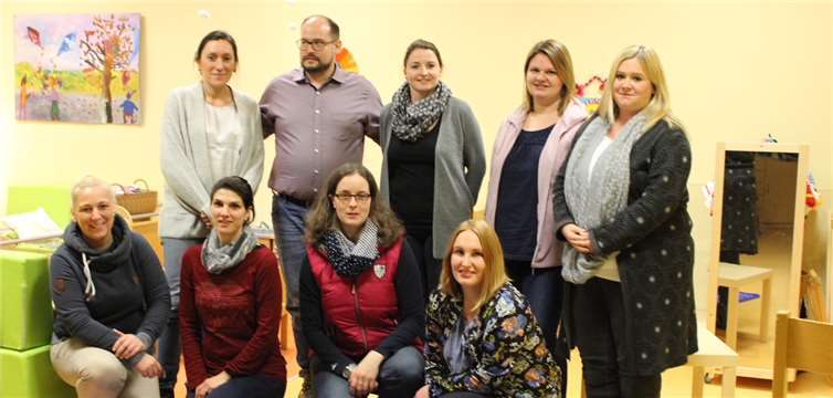 Der neue Vorstand des Fördervereins Goethe-Knirpse e.V. (v.l.): Daniela Bockshecker, Bianca Gauger, Miriam Friedrich, Matthias Ruppert, Juliane Dahl, Julia Jockel, Dorothee Wirtz, Jasmin Klimek und Anja-Maria Tonke. Foto: privat