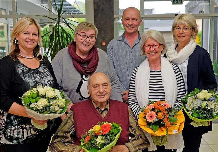 Der neue Vorstand des Fördervereins des Seniorenzentrums Marienstift: (v.l.) Heidi Grabowski, Anna Wey, Hans Ebert (Ehrenvorsitzender), Jürgen Senft, Ulrike Walther, Ulla Schlöffel.Foto: privat