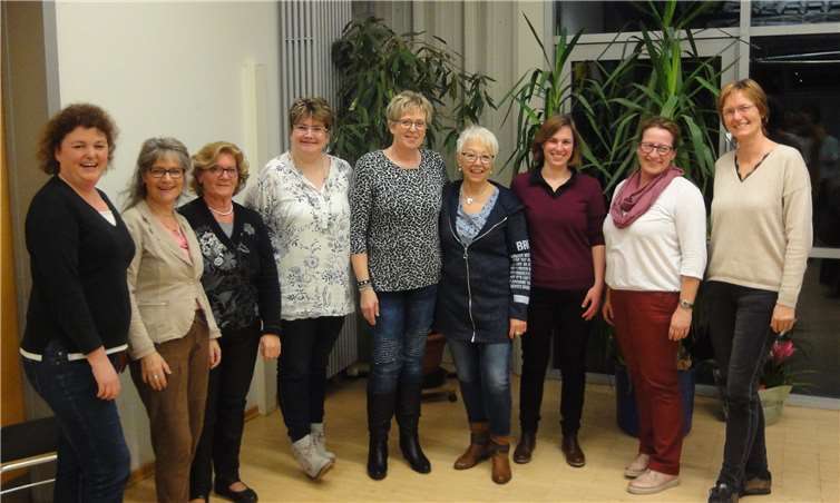 Neuer Vorstand wurde gewählt Der neue Vorstand des Frauenchor „Cäcilia“ Gladbach besteht aus Heike Breucker, Hildegard Hillen, Hannelore Guting-Blum, Anja Fuchs, Petra Zeck, Erika Over, Helena Schwan, Regina Blum, Sonja Hillen (von links nach rechts).Foto: privat