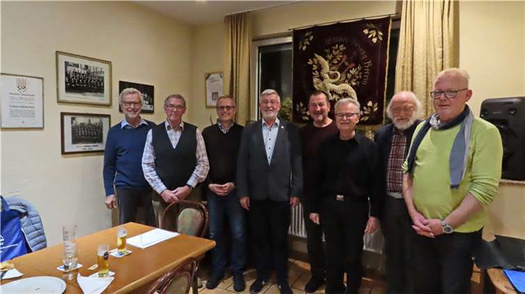 Der neue Vorstand des MGV Liederkranz Leubsdorf. Fotos: privat
