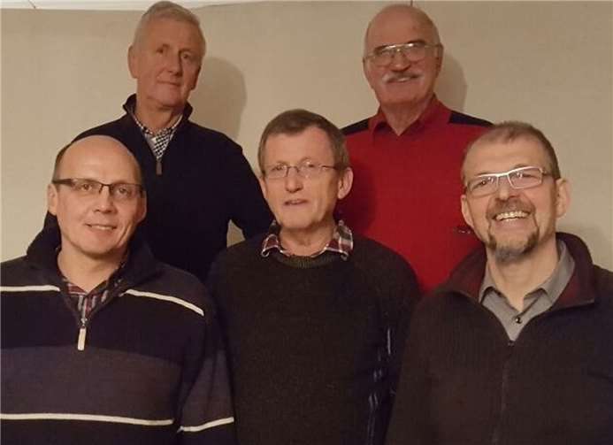 Der neue Vorstand des MGV Mendelssohn-Bartholdy 1855 eV Montabaur (von links nach rechts): Christoph Kuhl (2.Vors.), Christoph Acker (Beisitzer), Wolfram Walden (Schatzmeister), Hans Joachim Michels (Geschäftsführer) und Michael Kien (1.Vors.). privat