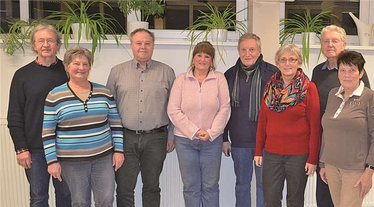 Der neue Vorstand des MGV (v.l.): Georg Hadamitzky, Hilde Gaa, Erich Schlich, Gabi Leiendecker, Egon Kulmus, Monika Weberbauer, Manfred Tröster und Agathe Mäurer.privat
