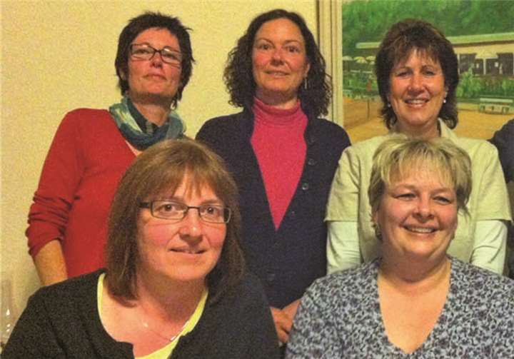Der neue Vorstand des Möhnenclubs Rengsdorf (v.l.): (hinten:) Elke Reiffenhäuser, Andrea Schüller. Jutta Heuser, Silvia Krumm; (vorne:) Andrea Ahlbach, Martina Muscheid und Stephanie Melsbach-Siebenmorgen.privat
