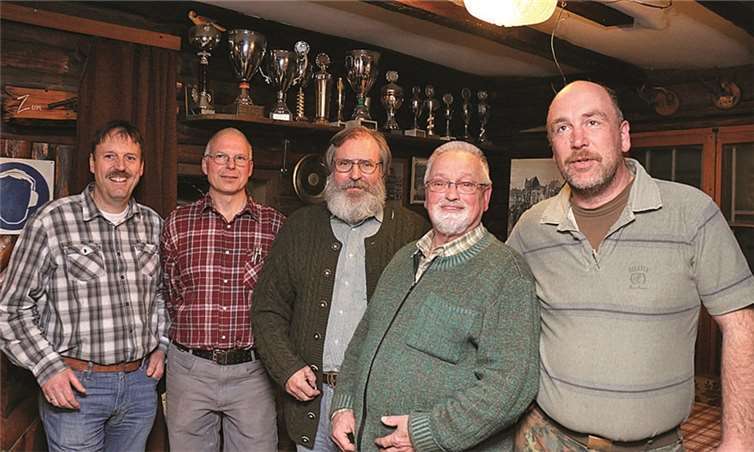 Der neue Vorstand des Schießsportvereins (von links): Günter Wagner (Schießwart), Heinz Römer (Schriftführer), Vorsitzender Dr. Friedhelm Lieder, Rolf Müller und Josef Laux (stellvertretende Vorsitzende).SES