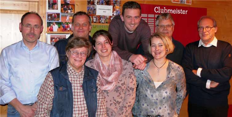 Der neue Vorstand des TC Steimel (v.l.n.r.), hinten: Jörg Stallmann (Schatzmeister), Ingo Schneider (Zweiter Vorsitzender), André Seliger (Geschäftsführer), Werner Müller (Sportwart), Dietrich Rockenfeller (Presse); vorne: Rita Wildermann (Technik), Nadine Hachenberg (Jugend), Michaela Schür (Erste Vorsitzende).Sabine Röber/TC Steimel