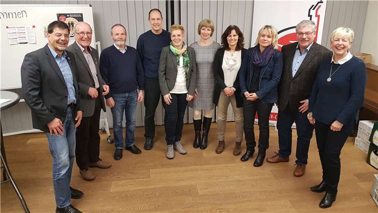 Der neue Vorstand des TV Cochem ist auch der alte (von links): Jürgen Sabel, Wilfried Gerdes, Toni Göbel, Stefan Ziegler, Claudia Wilde, Kerstin Hofmann, Ina Mohr, Sandra Holzknecht-Wilde, Willy Müller und Jeanette Sabel führen den Traditionsverein.Foto: privat