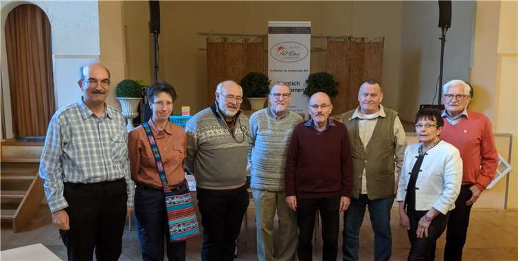 Der neue Vorstand des Taunusklub Bad Ems (v.l.n.r.) Oliver & Christine Schonschek (Pressewarte), Dr. Jürgen Gauer (1. Vorsitzender), Günter Beisel (2. Vorsitzender), Bernd Stein (Wanderwart Planung), Lothar Weitzel (Wegewart), Petra Krenzer (Kassenwart) und Gerd Unruh (Wanderwart Statistik) nicht auf dem Bild Ulrike Balle (Schriftführerin).