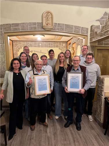 Der neue Vorstand des VC „Eintracht“ Mendig mit dem neuen Ehrenvorsitzenden Kurt Müller und dem langjährigen Vorstandsmitglied Günter Tretschok.  Foto: Magnus Müller/VC Mendig