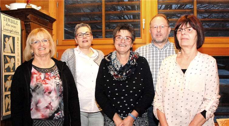 Der neue Vorstand des VdK-Ortsverbands Urbach-Dernbach-Linkenbachstrebt Verjüngung und mehr Service für die Mitglieder an. Fotos: -KER-