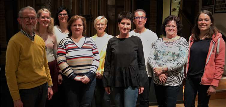 Der neue Vorstand des VfL Waldbreitbach stellt sich auf zum Gruppenfoto. Fotos: privat