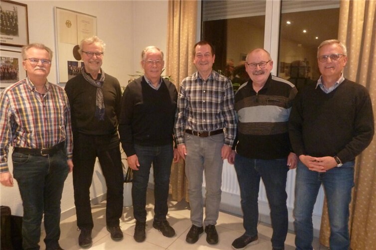 Der neue Vorstand gemeinsam mit Clemens Schneider als ehemaligen Kassierer