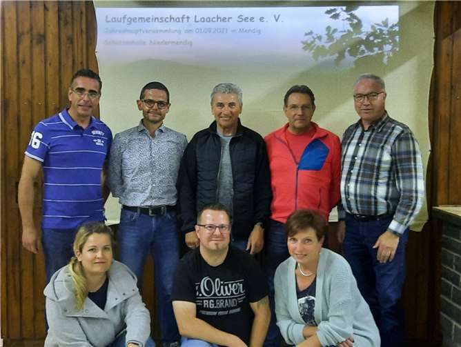 Der neue Vorstand (hi Reihe v.li.): Axel Schäfer, Michael Krämer, Klaus Jahnz, Thomas Schütz, Alfred Keip (v.v.li.): Daniela Ringel, Daniel Bölts und Helga Laux. Fotos: privat