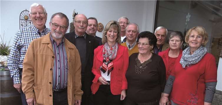 Der neue Vorstand mit Anke Beilstein, MdL, (Bild Mitte). privat