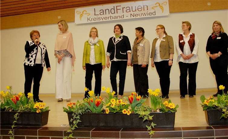 Der neue Vorstand mit Hella Holschbach (links) an der Spitze.KER