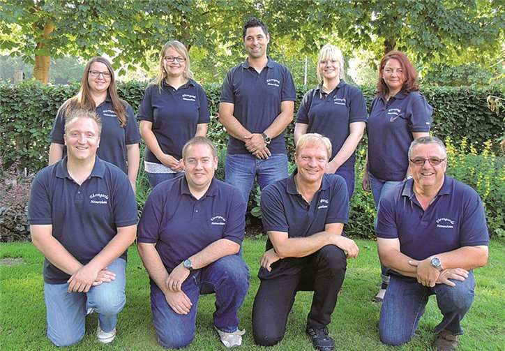 Der neue Vorstand (oben v.li.): Oben Sandra Althöfer, Julia Schröder, Stefan Klimke, Andrea Plath, Ruth Lütz (unten v.li.): Sven Kleebank, Thomas Spilles, Guido Kastert und Georg Rheindorf. privat