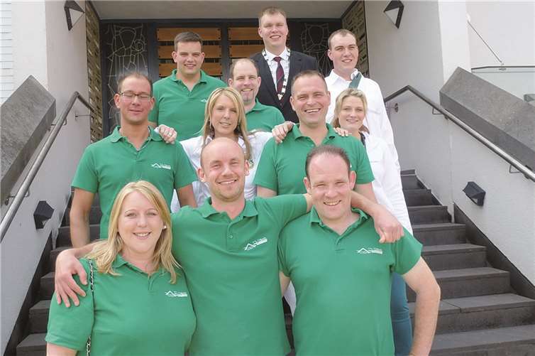 Der neue Vorstand setzt sich wie folgt zusammen: 1. Vorsitzender: Frank Schmidt, 2. Vorsitzender Florian König, Geschäftsführer: Christian Schmidt , Kassierer: Mike Nahlen, Schriftführerin: Verena Risch, 1. Präsident: Lars Pfister, 2. Präsidenten: Christoph Krämer, Beisitzer Angela Risch, Sabrina Brenner, Christian Pöhlmann und Wolfgang Pöhlmann.Privat