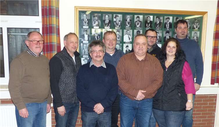 Der neue Vorstand (v. l.): Günter Kursch (2. Kassierer), Jürgen Höcker (2. Schießmeister), Norbert Henn (Hallenwart), Joachim Pees (Geschäftsführer), Bernd Rams (1. Brudermeister), Dario Ganni-Hardt (1. Kassierer), Silke Pees (Jungschützenmeisterin) und Klaus Henning Laubin (1. Schießmeister). privat