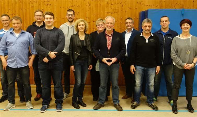 Der neue Vorstand (v. l.): Heinz-Jürgen Meurer, Patrick Decker, Sascha Weber, Tobias Bischoff, Bastian Henrich, Jutta Henrich, Anja Müller, Gregor Weißbrich, Dieter Müller, Helmut Sprenger, Christian Düsing und Ute Bernardy.  privat